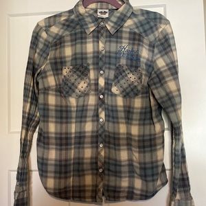 Women’s Harley Davidson Long Sleeve Plaid Shirt, please‎ see measurements